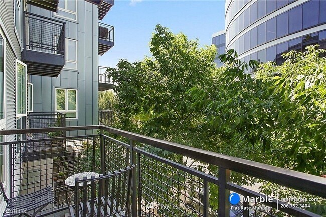 Building Photo - 1 br, 1 bath Condo - 3104 Western Ave Unit...