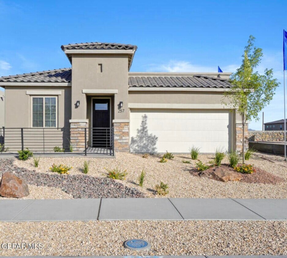 Primary Photo - 257 Adamtowne Dr