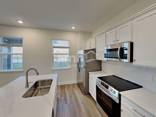 Foto del edificio - 5952 Sycamore Pl St