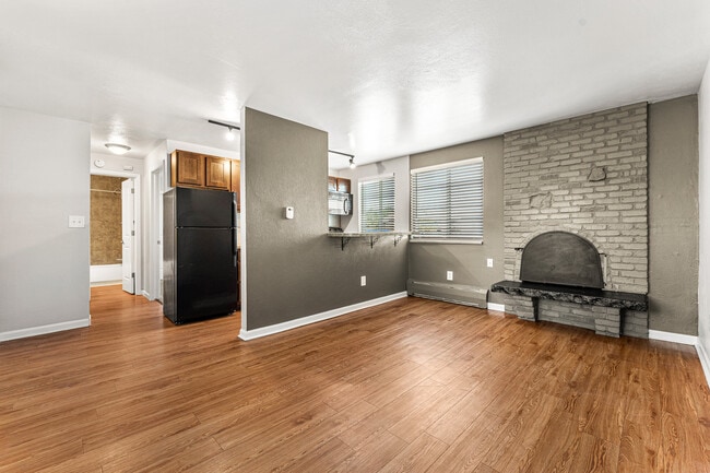 Photo - Courtyard at Cherry Creek Apartments