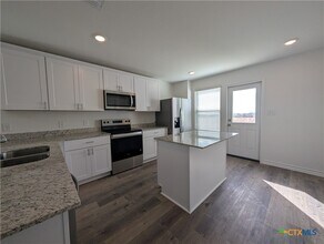 Building Photo - 862 Bluegrass Pt