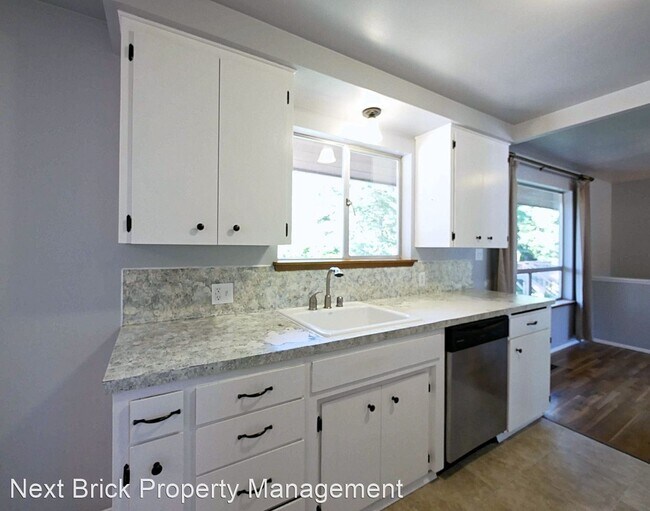 Building Photo - 5 br, 2.5 bath House - 11039 Se 9th St