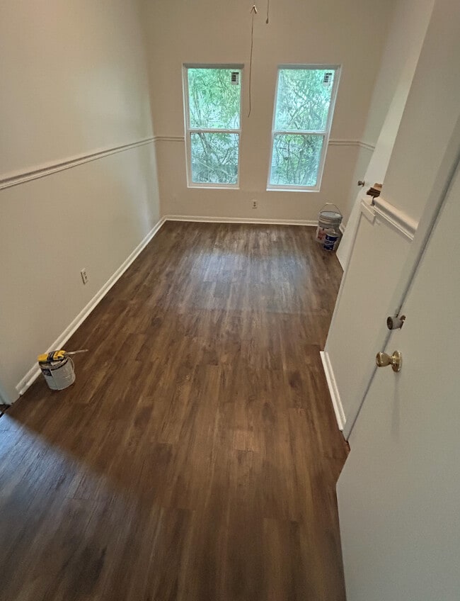 Building Photo - 416 Bilbo St