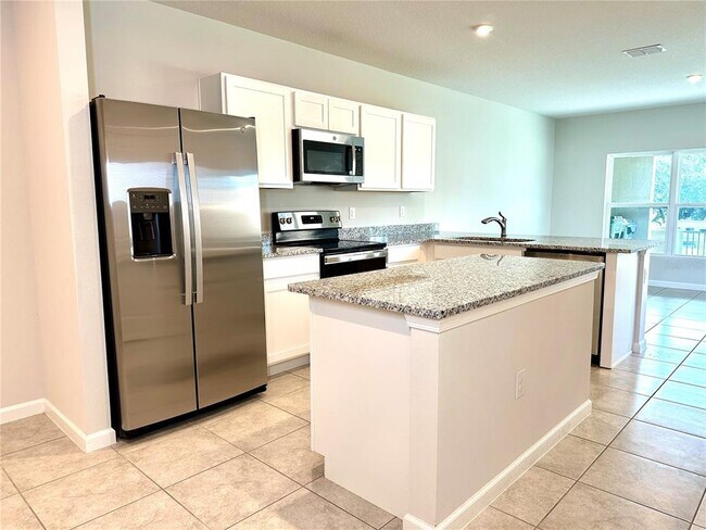 Building Photo - 405 Sedgewick Dr