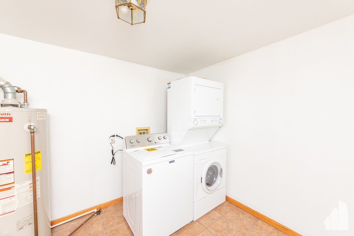 Foto principal - 925 W Lawrence Ave
