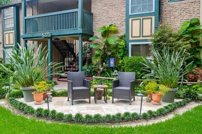 Foto del edificio - 8221 Kingsbrook Rd