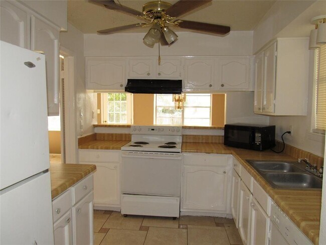 Foto del edificio - 5806 Bridgegate Dr