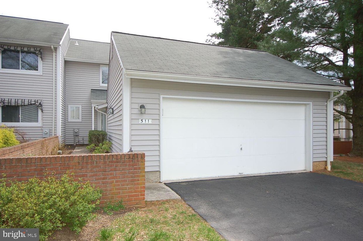 Primary Photo - 511 Chatterton Rd