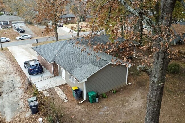 Building Photo - 679 Winchester Ln