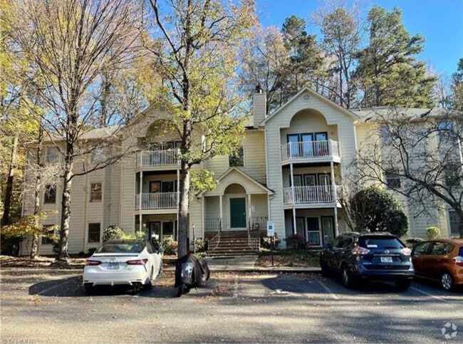 Building Photo - 5928 W Friendly Ave