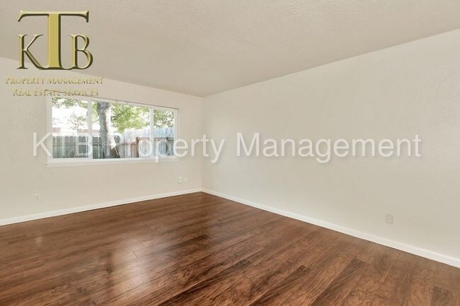 Foto del edificio - 10258 Mills Station Rd