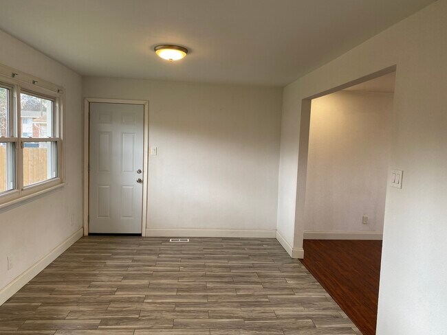 Building Photo - 305 Butrico Rd