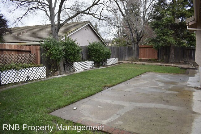 Building Photo - 3 br, 2 bath House - 1326 Longfellow Circle