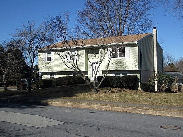 Primary Photo - 2511 Valley Dr