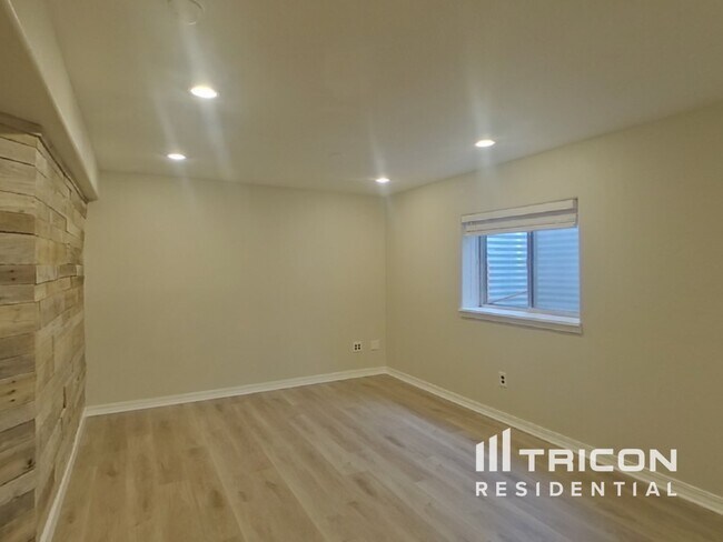 Foto del edificio - 6935 Fountain Ridge Cir