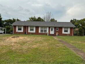 Building Photo - 514 Wren Rd