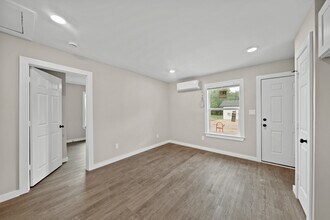 Building Photo - 1644 County Rd 180