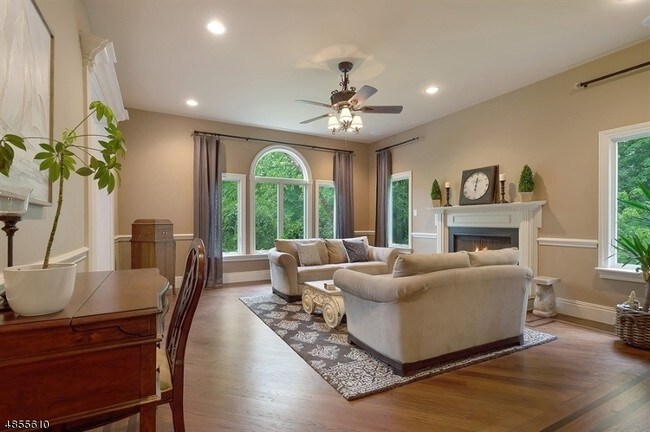 Foto del edificio - 40 Canoe Brook Ln