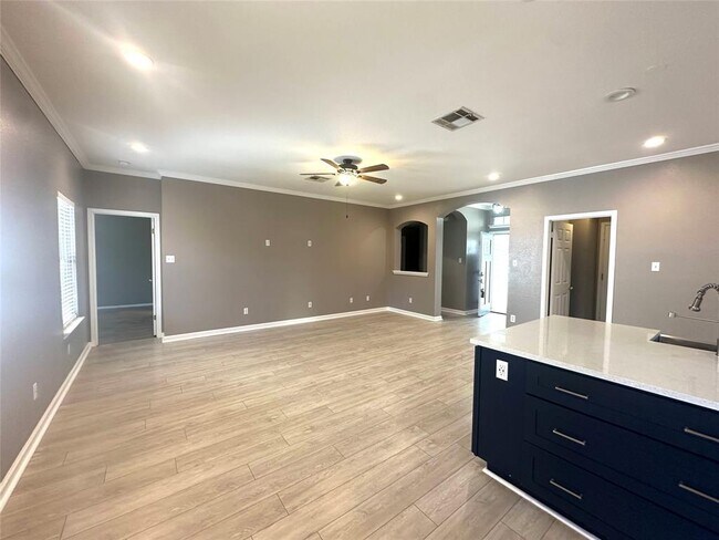 Foto del edificio - 1333 Rosie Ln