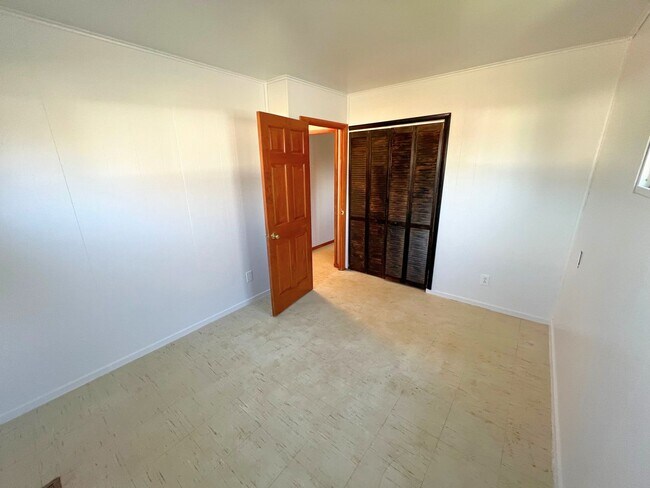 Foto del edificio - 3 bedrooms 1 bathroom ranch style house