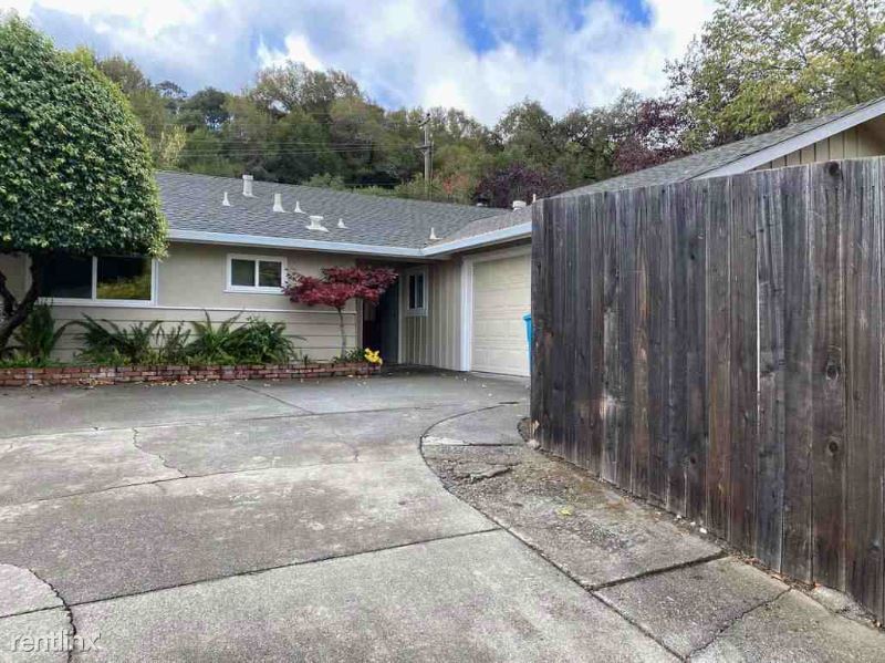 Primary Photo - 3 br, 2 bath House - 29 Stasia Drive