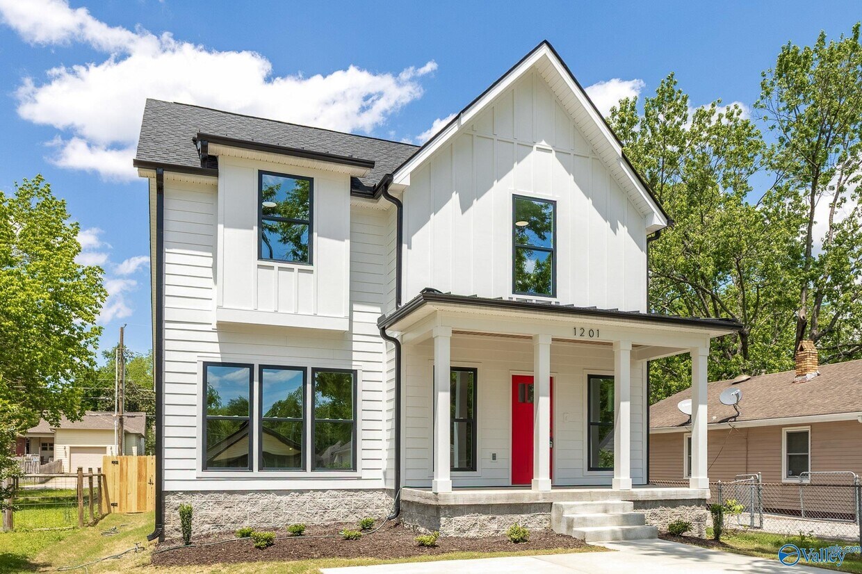 Foto principal - 1201 Halsey Ave NE