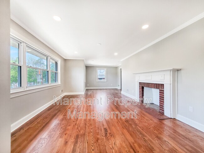 Foto del edificio - 103 Robin Hood Rd