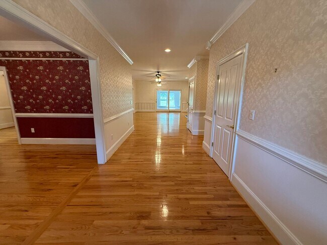 Foto del edificio - 785 Glenwood Dr