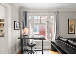 Building Photo - 1811 NW Couch St