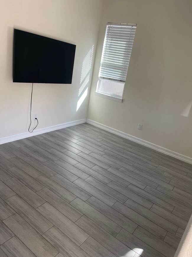 Foto del edificio - Coming Soon for Lease! 3 bedroom single st...