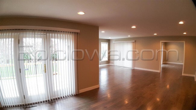 Building Photo - 151 Thompson Dr SE