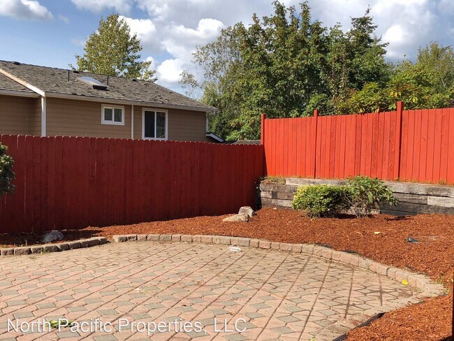 Building Photo - 5 br, 3 bath House - 3007 Cedar Ave S