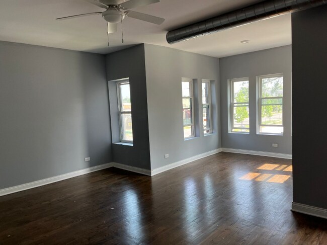 Photo - 4706 W Washington Blvd Apartment