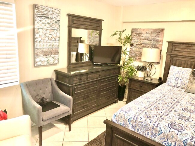 Foto del edificio - 819 NE 22nd Dr