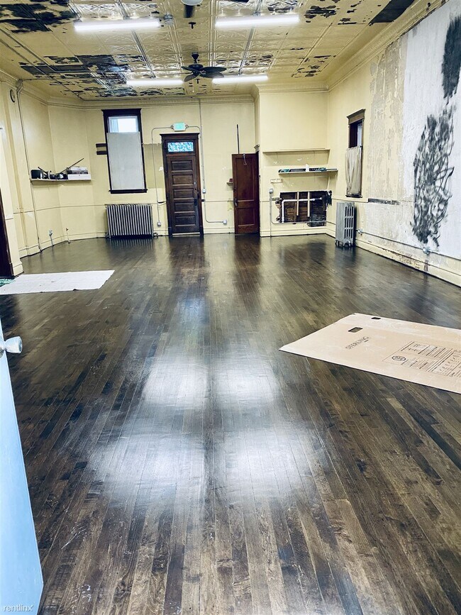 Building Photo - Studio, 1 bath  - 5438 W 25th St Unit 1