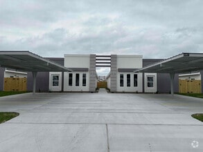 Building Photo - 4907 N Dahlia St