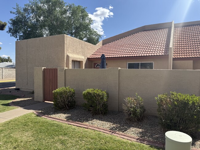 Foto del edificio - 4122 W Calavar Rd