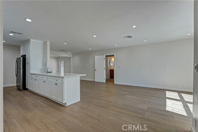 Building Photo - 6851 Forbes Ave