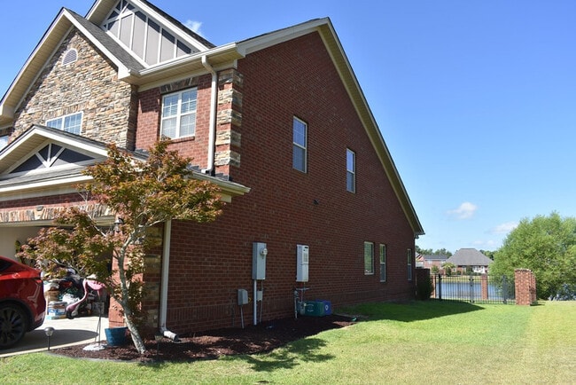 Building Photo - 2190 Harborview Dr