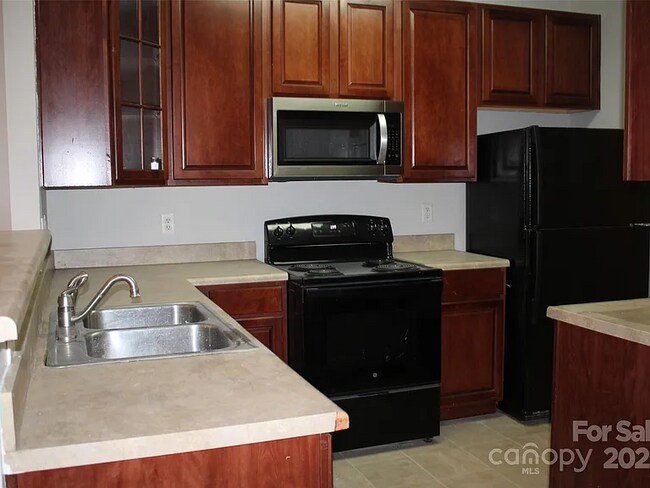 Foto del edificio - 9823 Hyde Glen Ct
