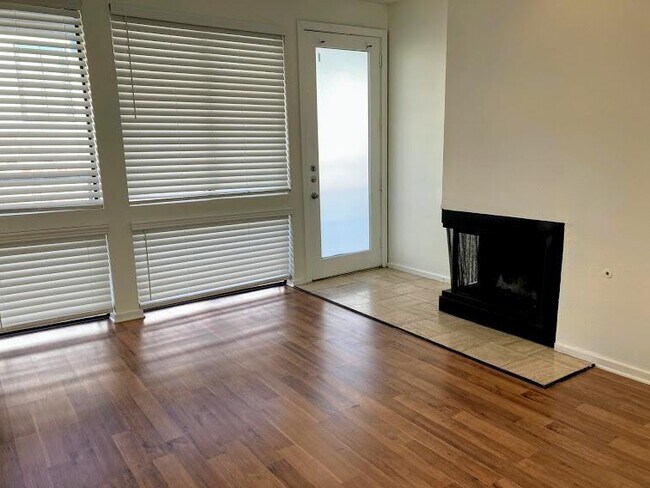 Foto del edificio - 4015 Bowser Ave