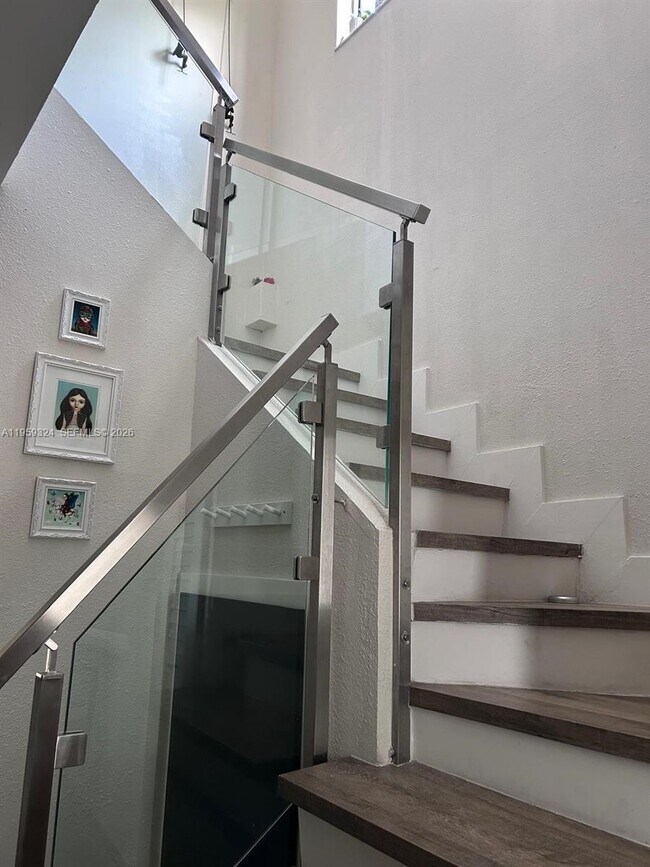 Foto del edificio - 3538 SW 17th St