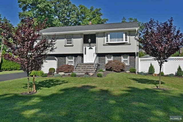 Primary Photo - 30 Emwood Ave