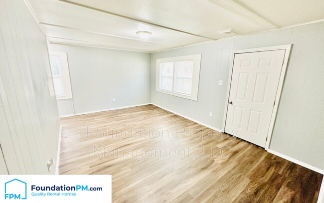 Building Photo - 3244 Baskin St