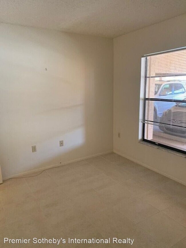 Building Photo - 2327 Beneva Terrace
