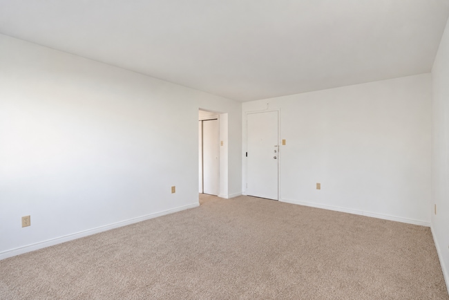 Interior Photo - Foxhall Terrace