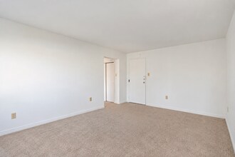 Interior Photo - Foxhall Terrace