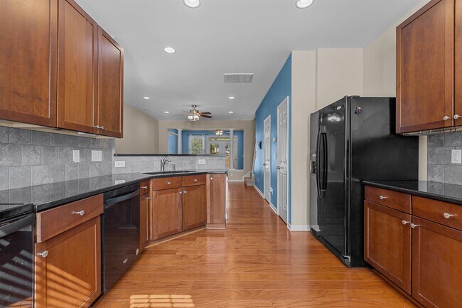 Foto del edificio - 110 Point Comfort Ln