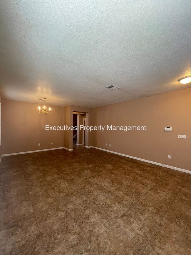Foto del edificio - Available Now || 565 Peach Dr Chowchilla