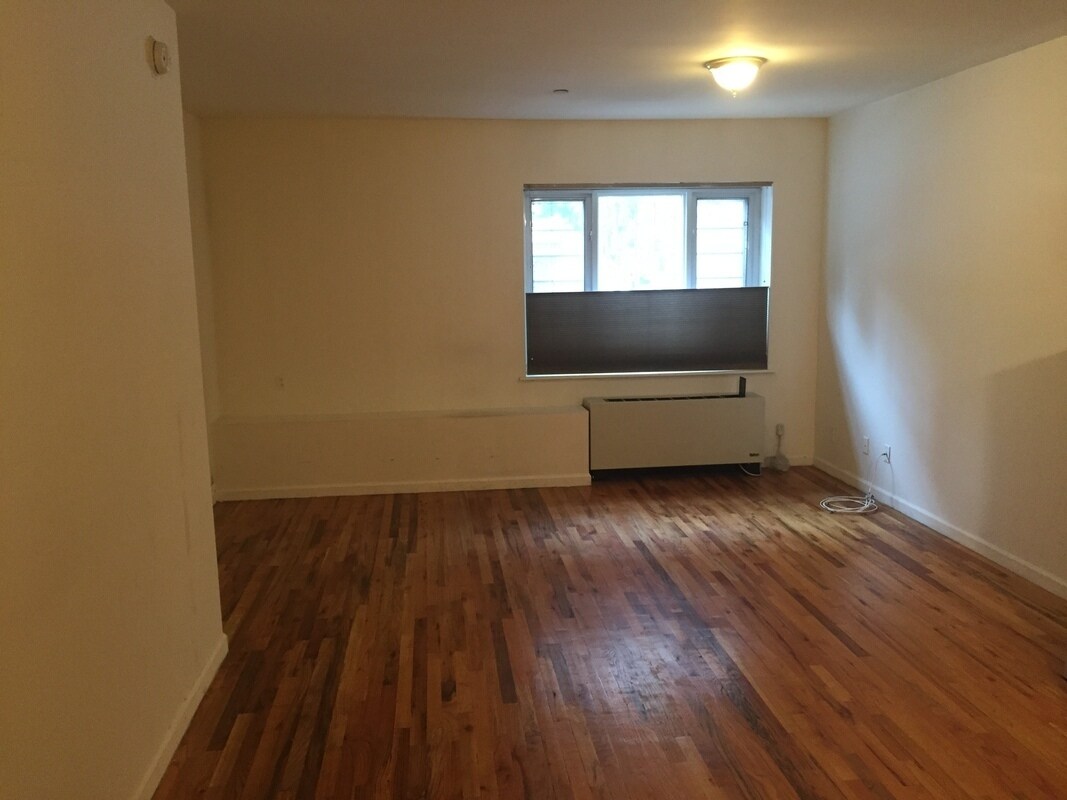 Primary Photo - 302 E 3rd St